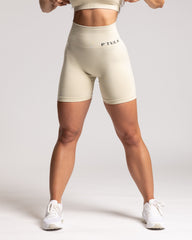 SEAMLESS Short : 6" - Dune
