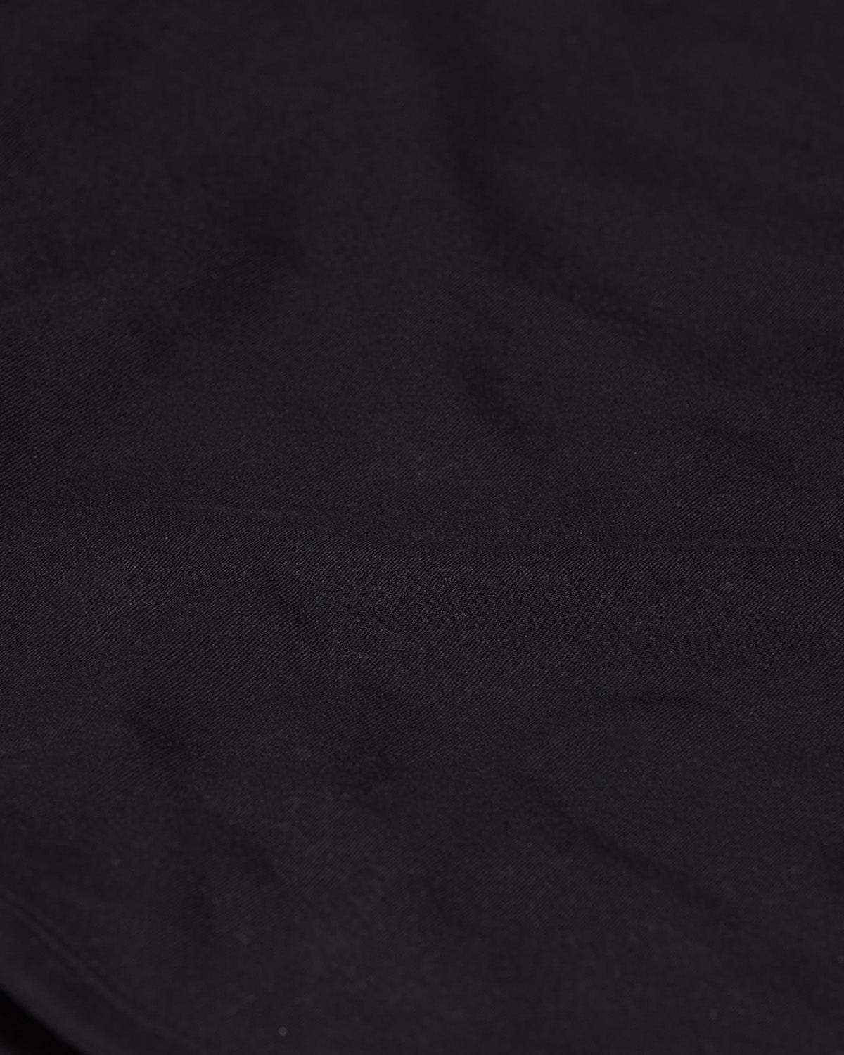 Form Micro Halter V Crop | Black